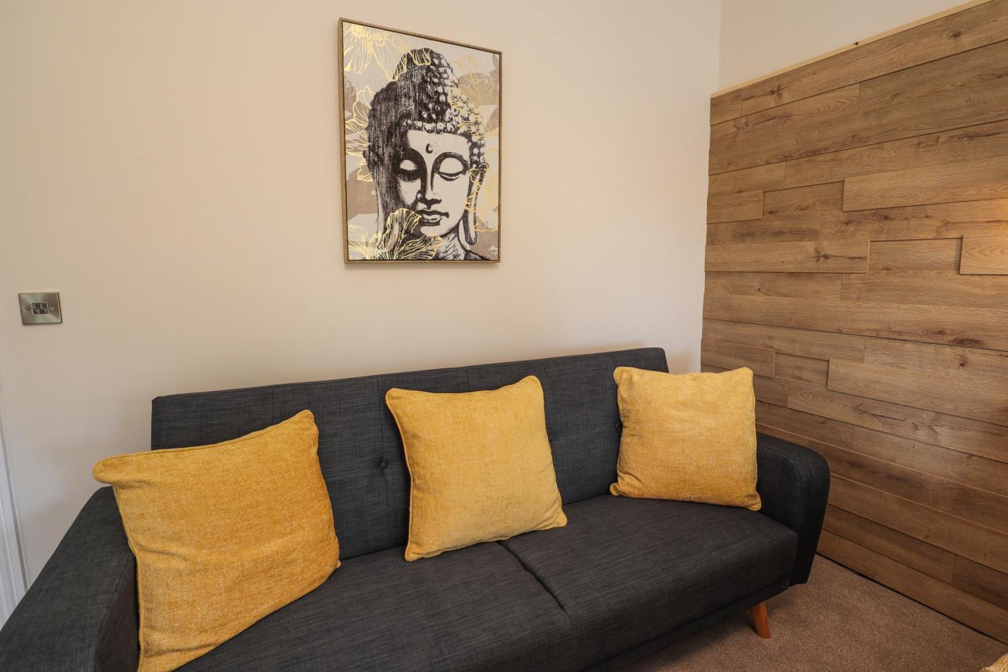 One Bed Apartment, Close To Train, City, Beach And Hospital Long Booking Welcome 이스트본 외부 사진